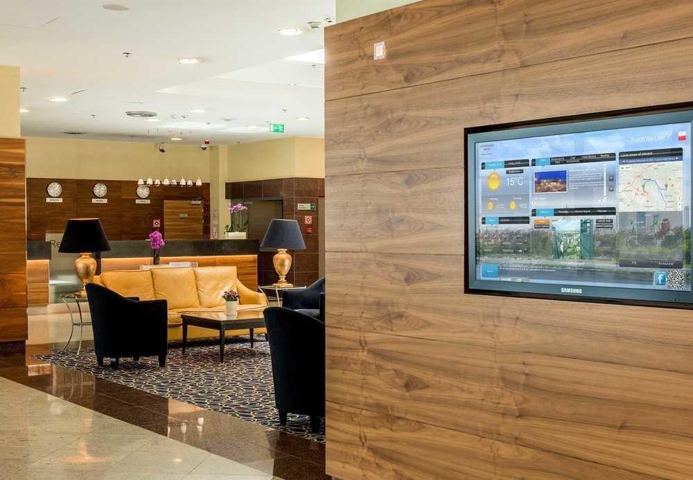 Courtyard By Marriott Warsaw Airport Hotel Exterior photo Reception