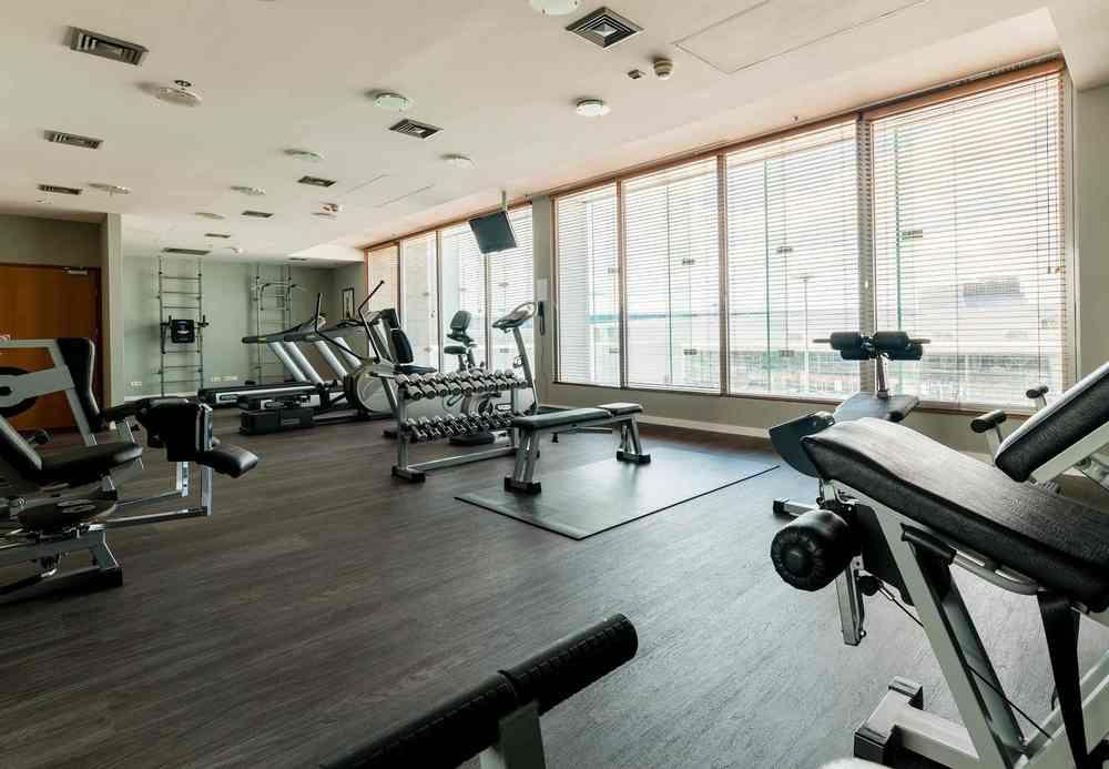 Courtyard By Marriott Warsaw Airport Hotel Exterior photo Gym