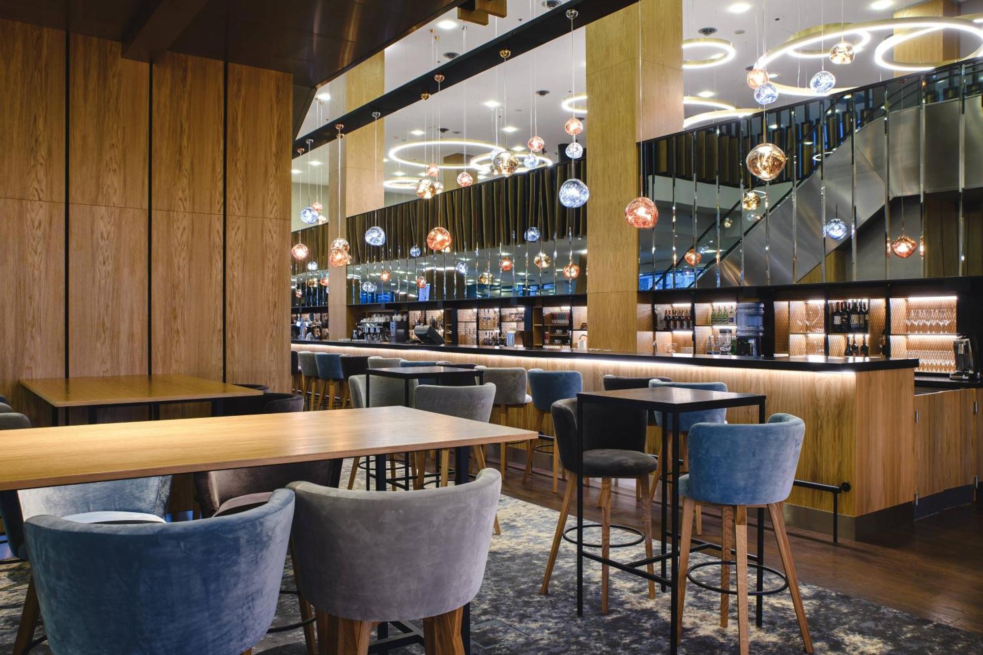 Courtyard By Marriott Warsaw Airport Hotel Exterior photo