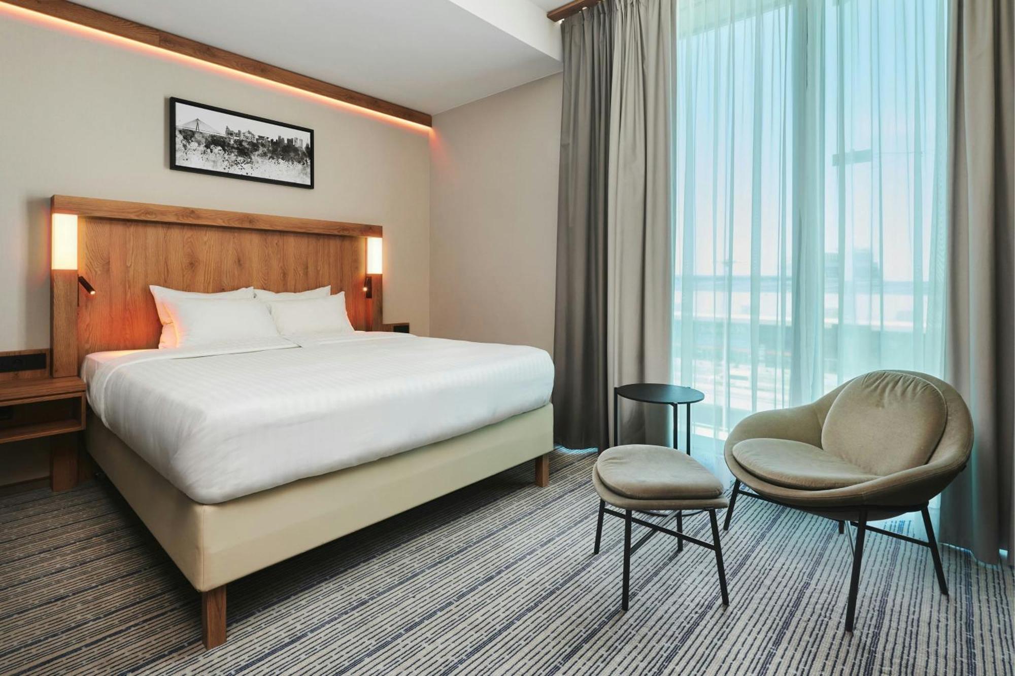Courtyard By Marriott Warsaw Airport Hotel Exterior photo