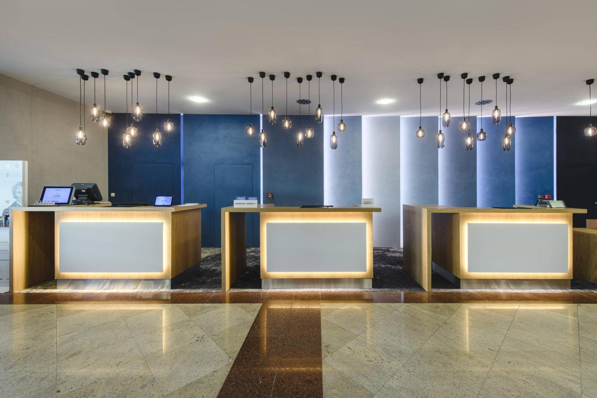 Courtyard By Marriott Warsaw Airport Hotel Exterior photo