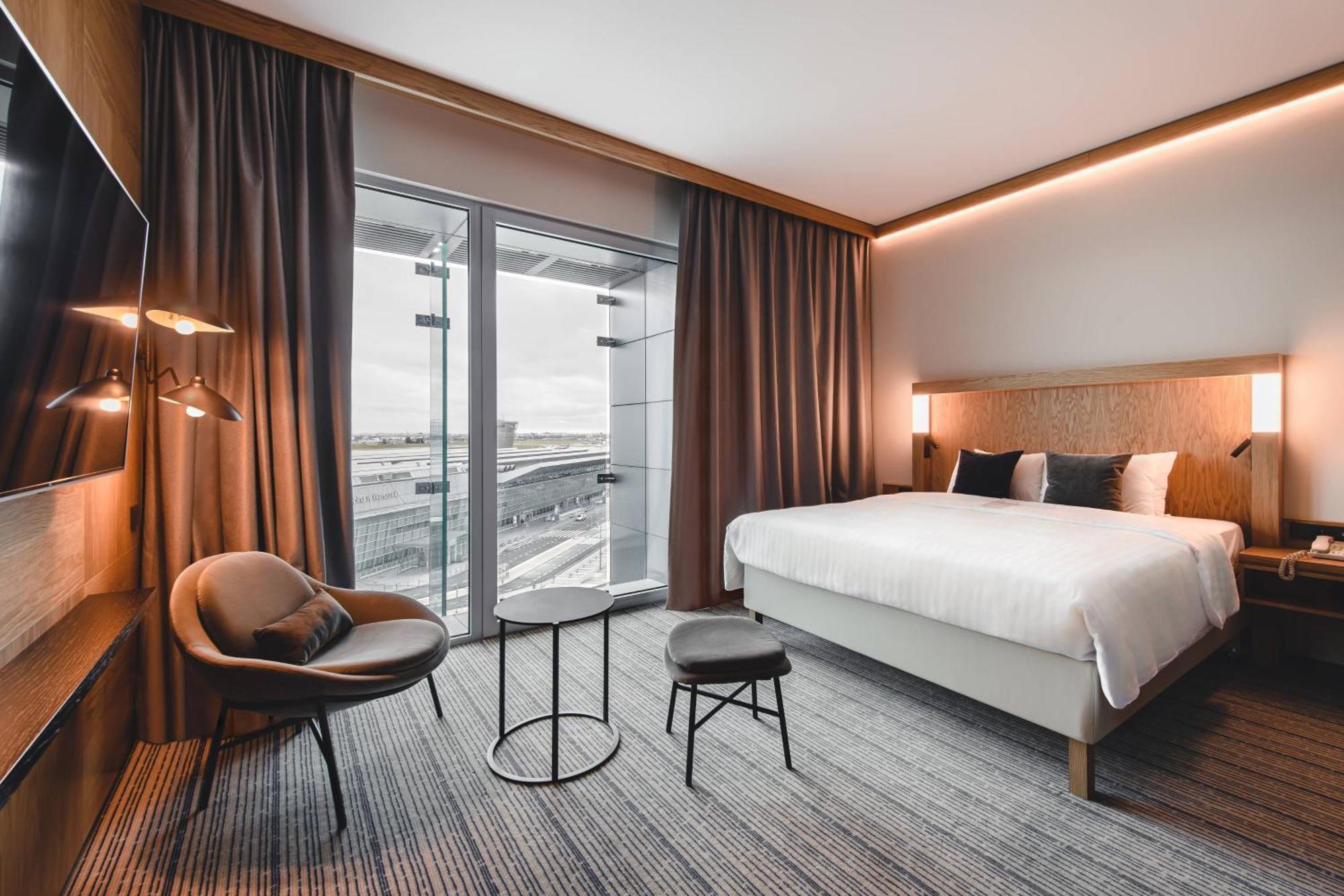 Courtyard By Marriott Warsaw Airport Hotel Exterior photo