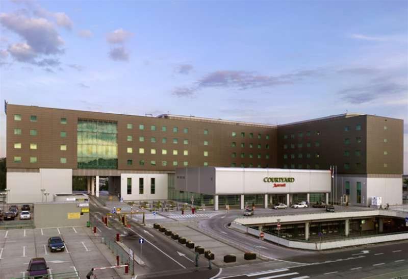Courtyard By Marriott Warsaw Airport Hotel Exterior photo Marriott Courtyard